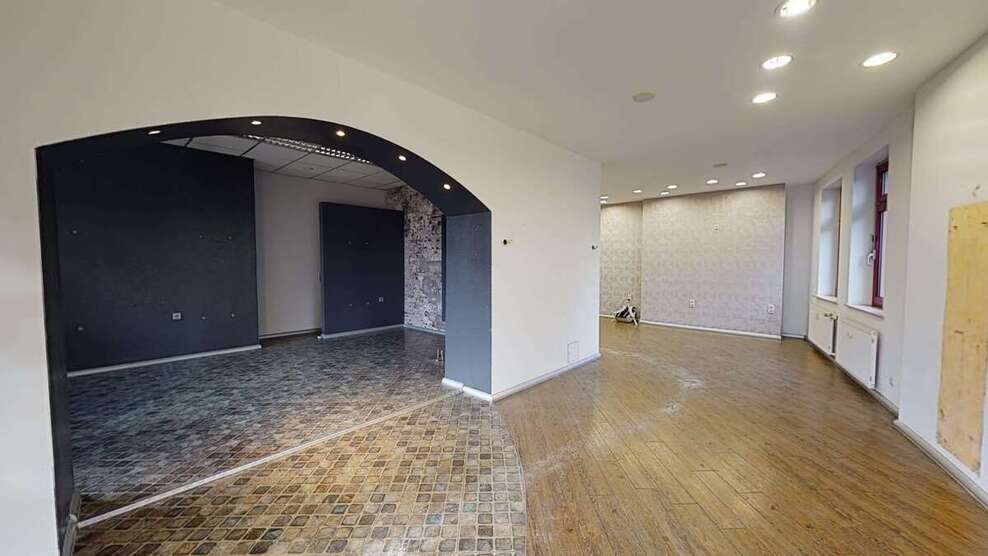 Einzelhandel in StollbergErzgeb. 736 € 92 m² zimmer