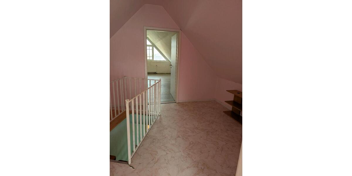 Dachgeschoßwohnung Hilter am Teutoburger Wald - 4 Zimmer, 148 m&sup2;, 1.100&euro; | Angebot:24721373