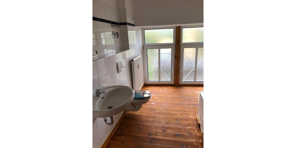 Dachgeschoßwohnung Hackenheim - 3 Zimmer, 71 m&sup2;, 600&euro; | Angebot:25853874