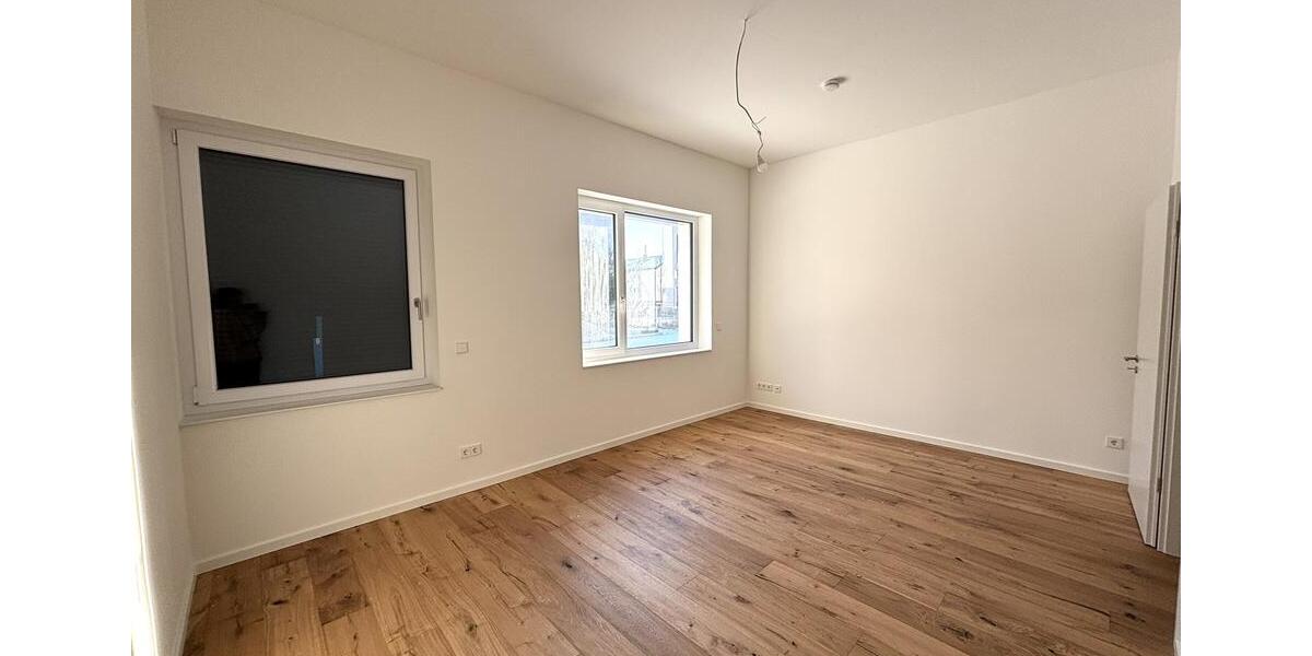 Erdgeschoßwohnung Sindelfingen - 2 Zimmer, 89 m&sup2;, 1.380&euro; | Angebot:24400067