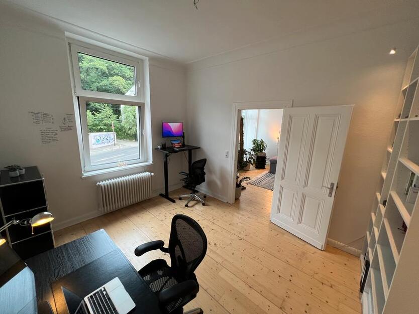 Helle 100qm Altbauwohnung mit 4 Zimmern und 3,5m Decken zimmer