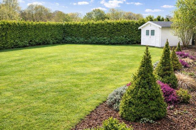 Einfamilienhaus Brackel - 7 Zimmer, 220 m&sup2;, 2.400&euro; | Angebot:26698292