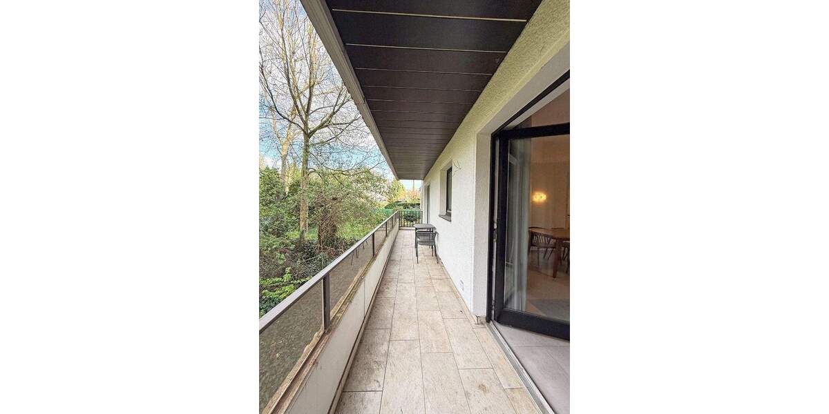 Etagenwohnung Düsseldorf Oberkassel - 2 Zimmer, 82 m&sup2;, 1.790&euro; | Angebot:24713021