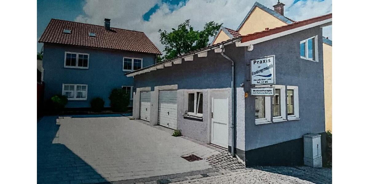 Große 4 Zimmer Wohnung mit EBK und Dachterrasse zimmer