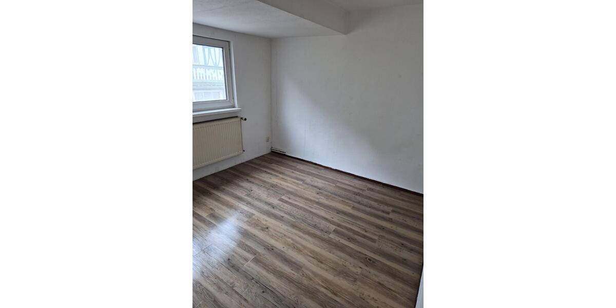 Dachgeschoßwohnung Schwarzburg - 3 Zimmer, 49 m&sup2;, 220&euro; | Angebot:25908192