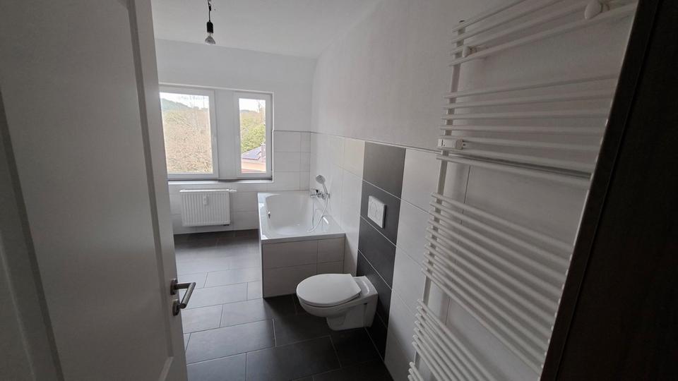 Etagenwohnung Hildburghausen - 3 Zimmer, 100 m&sup2;, 800&euro; | Angebot:26490551