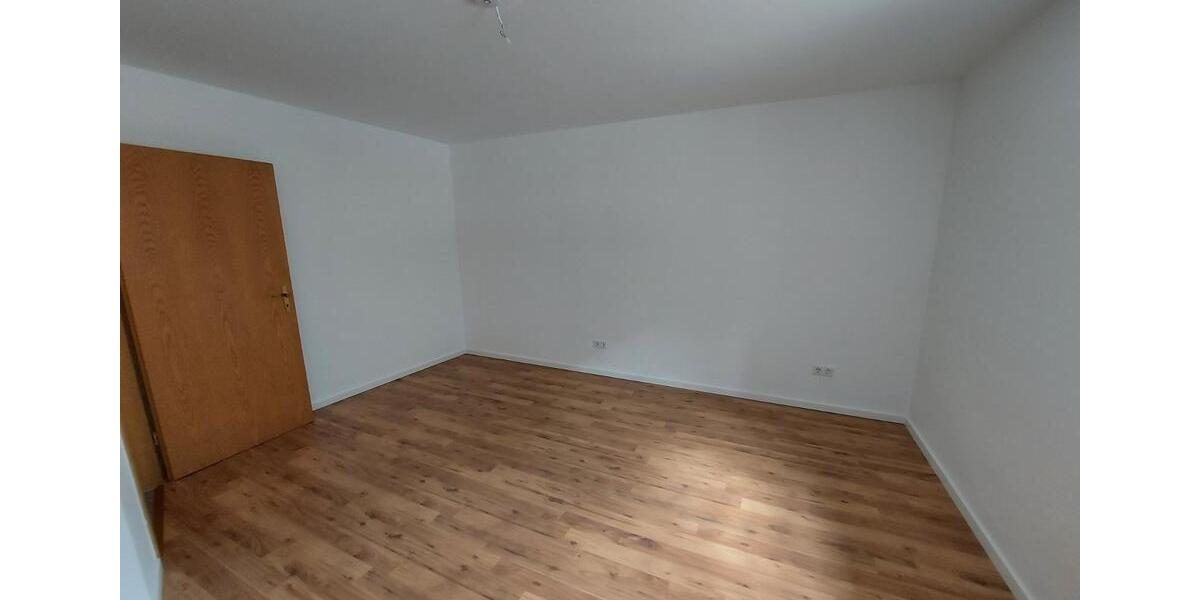 Erdgeschoßwohnung Reichenbach - 2 Zimmer, 60 m&sup2;, 480&euro; | Angebot:26021032