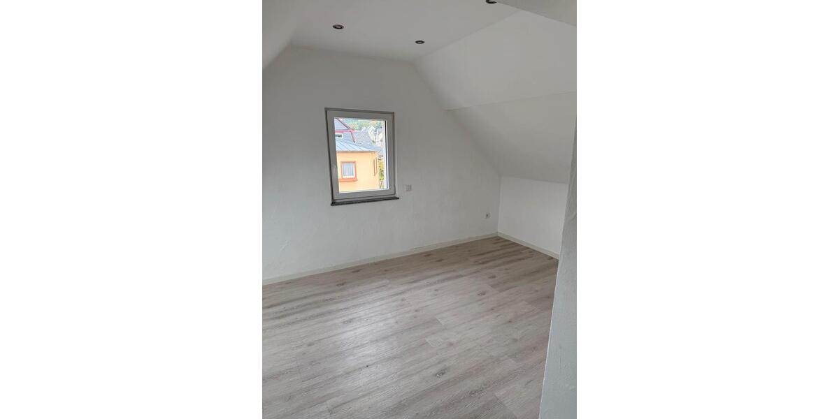 Etagenwohnung Bullay - 3 Zimmer, 90 m&sup2;, 1.080&euro; | Angebot:24747991
