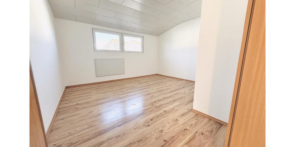 Dachgeschoßwohnung Rottweil - 3.5 Zimmer, 85 m&sup2;, 800&euro; | Angebot:25225429