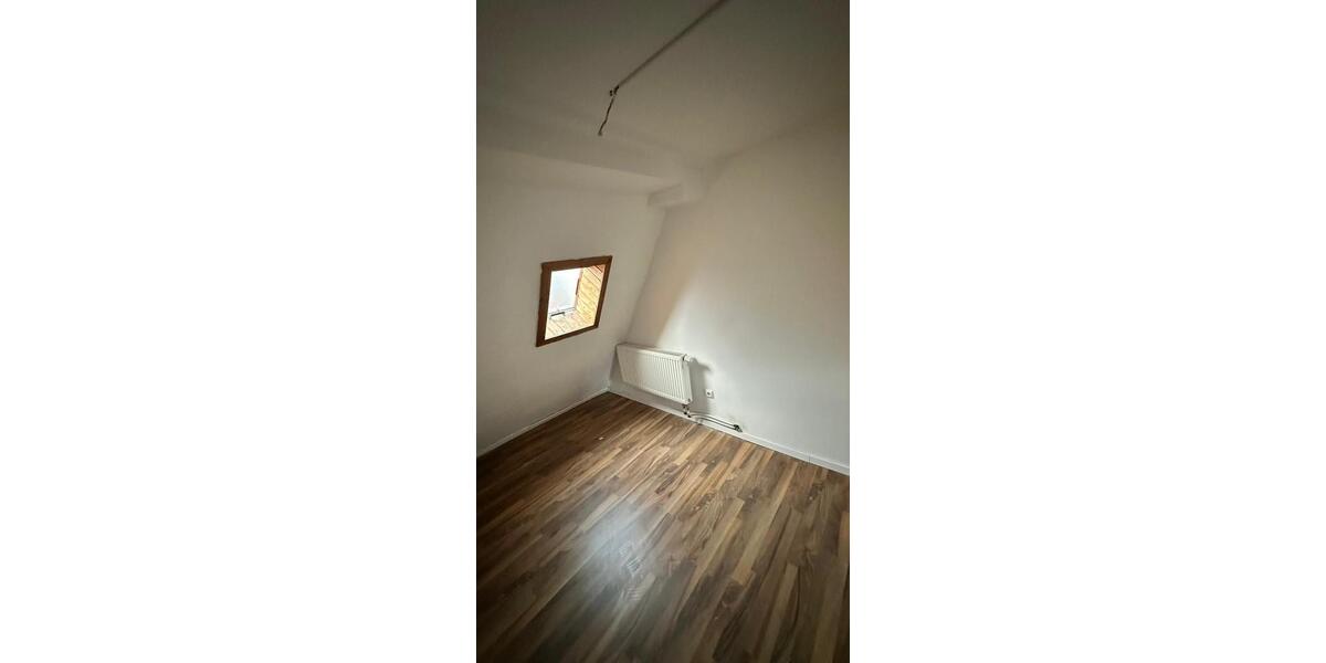 Ich vermiete ein schönes Haus in 99707 Kyffhäuserland. 6 zimmer