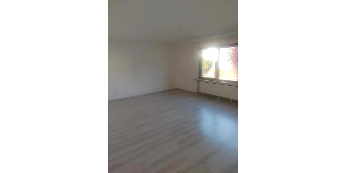 Hochparterre Schiffdorf - 3 Zimmer, 83 m&sup2;, 690&euro; | Angebot:26634937