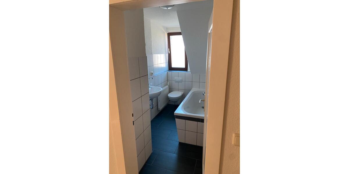 Dachgeschoßwohnung Dessau-Roßlau Dessau - 2 Zimmer, 59 m&sup2;, 400&euro; | Angebot:25783063