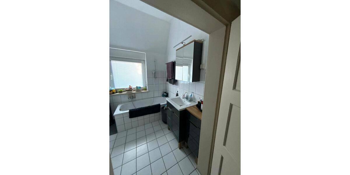 Erdgeschoßwohnung Apolda - 4 Zimmer, 88 m&sup2;, 710&euro; | Angebot:26033035