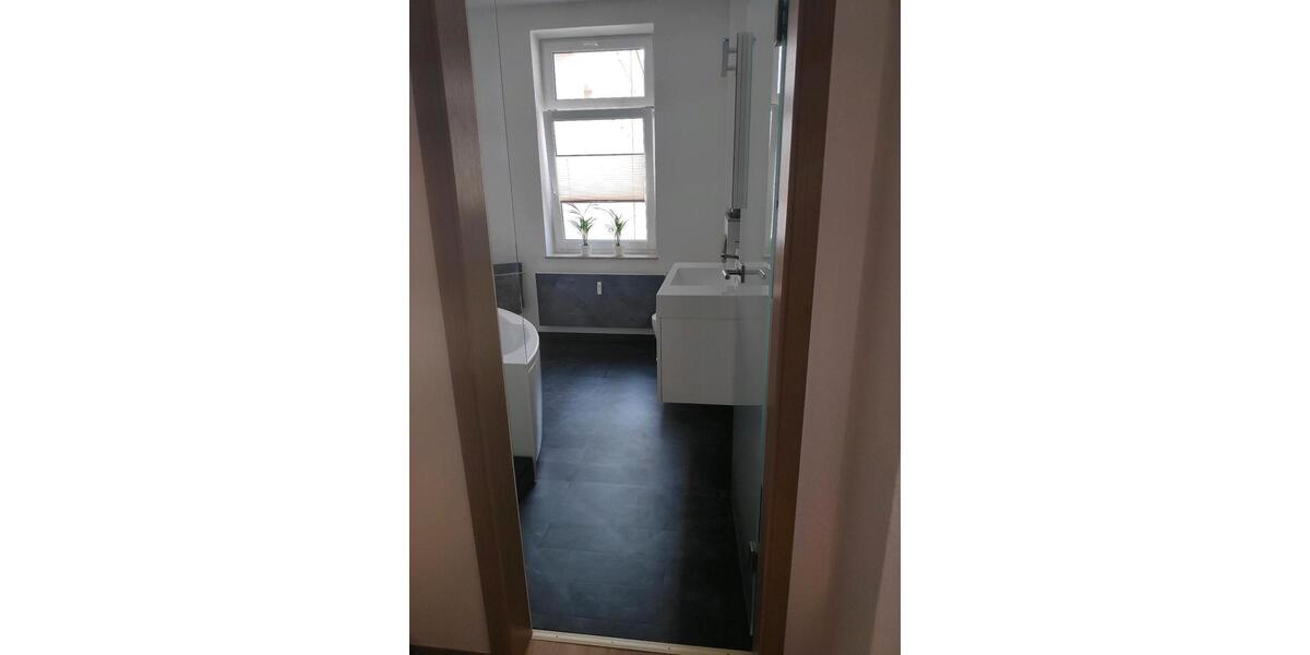 Etagenwohnung Meerane - 2 Zimmer, 72 m&sup2;, 620&euro; | Angebot:26481904
