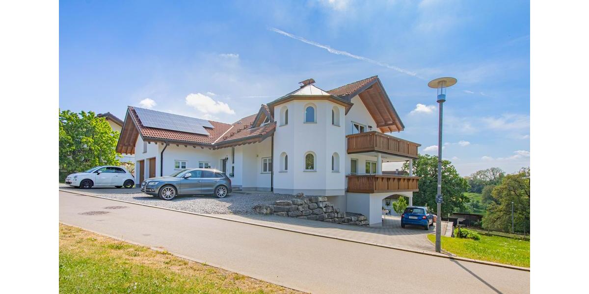 Dachgeschoßwohnung Waldshut-Tiengen Tiengen - 4.5 Zimmer, 110 m&sup2;, 750&euro; | Angebot:26630278