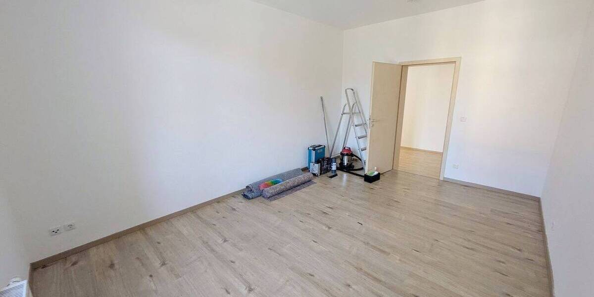 Etagenwohnung Zwickau Pölbitz - 3 Zimmer, 93 m&sup2;, 560&euro; | Angebot:26758903