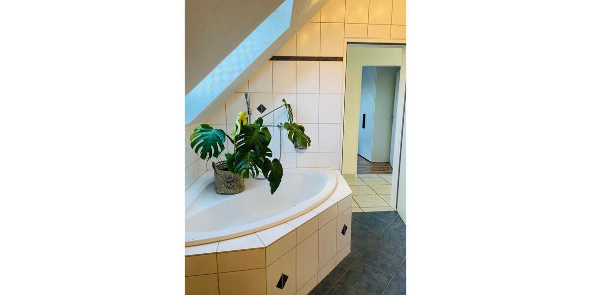 Dachgeschoßwohnung Arnsberg - 2 Zimmer, 95 m&sup2;, 1.100&euro; | Angebot:24355558