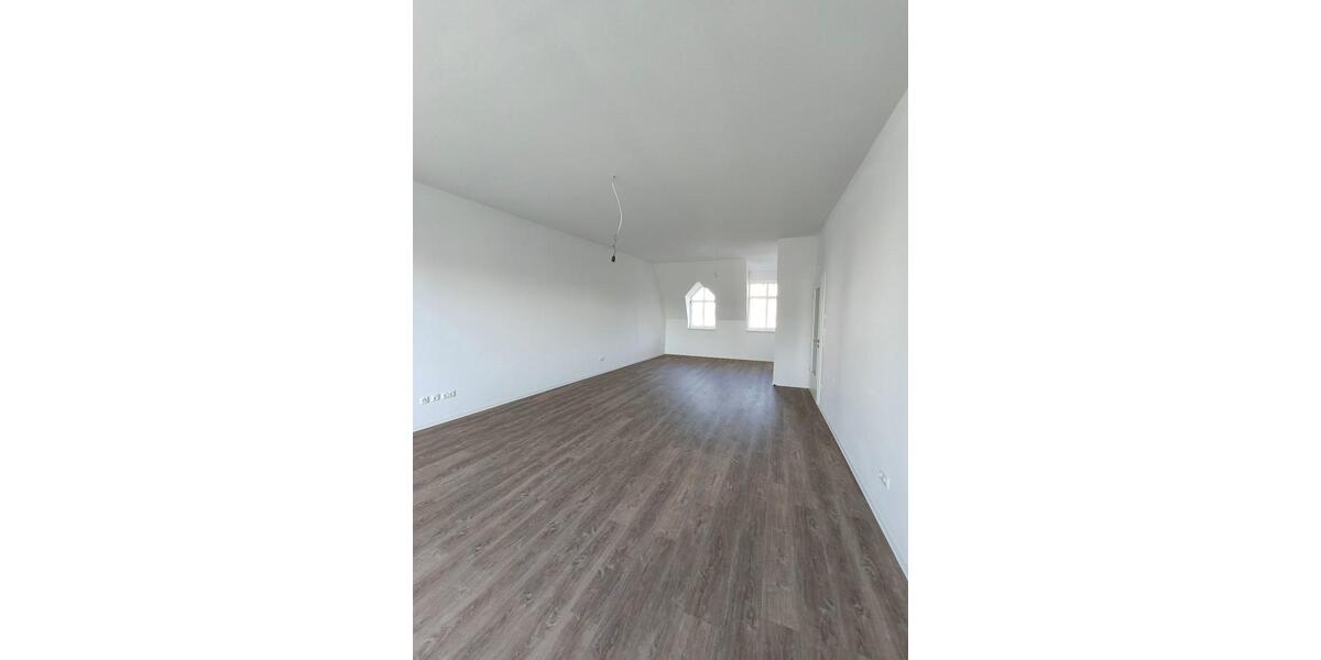 Dachgeschoßwohnung Burg - 2 Zimmer, 90 m&sup2;, 804&euro; | Angebot:20971032