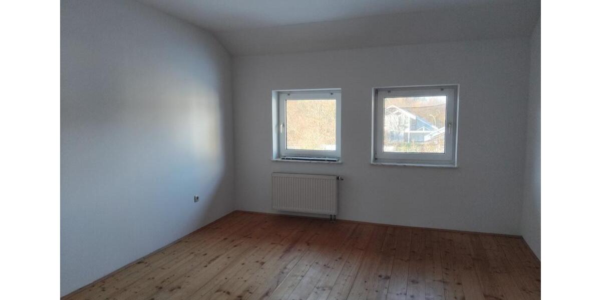 Etagenwohnung Kraiburg am Inn - 5 Zimmer, 120 m&sup2;, 1.250&euro; | Angebot:25896154