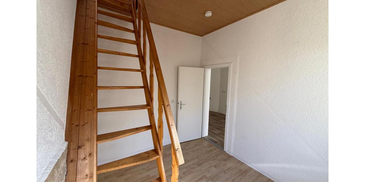 Dachgeschoßwohnung Greiz - 3 Zimmer, 65 m&sup2;, 325&euro; | Angebot:26070754