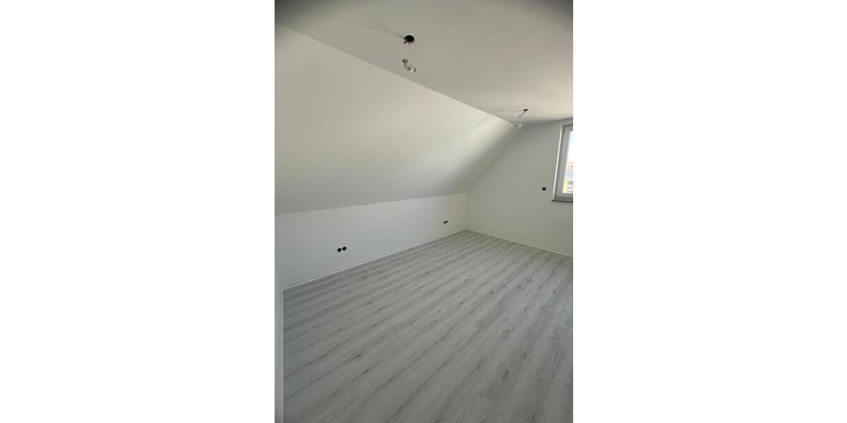 Dachgeschoßwohnung Hambrücken - 2 Zimmer, 70 m&sup2;, 1.055&euro; | Angebot:26578988