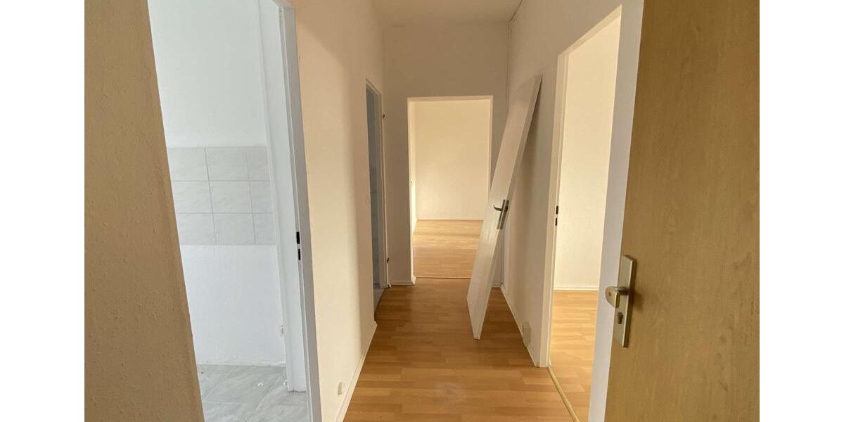 Etagenwohnung Altenburg - 4 Zimmer, 70 m&sup2;, 352&euro; | Angebot:25853110