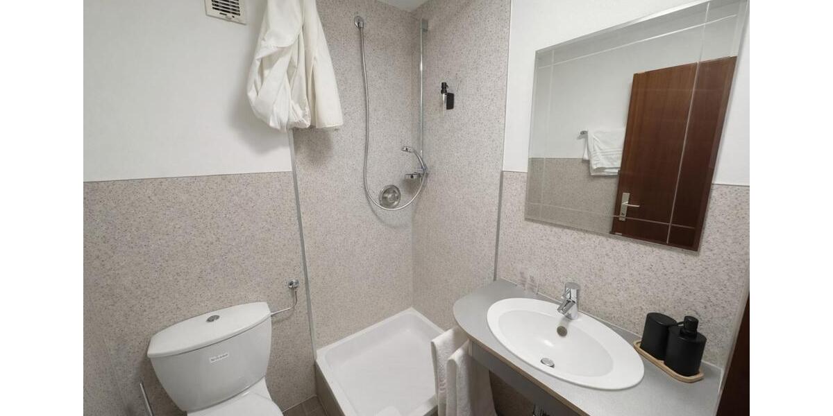 Wohnen auf Zeit Herbrechtingen - 14 Zimmer, 20 m&sup2;, 500&euro; | Angebot:25959741