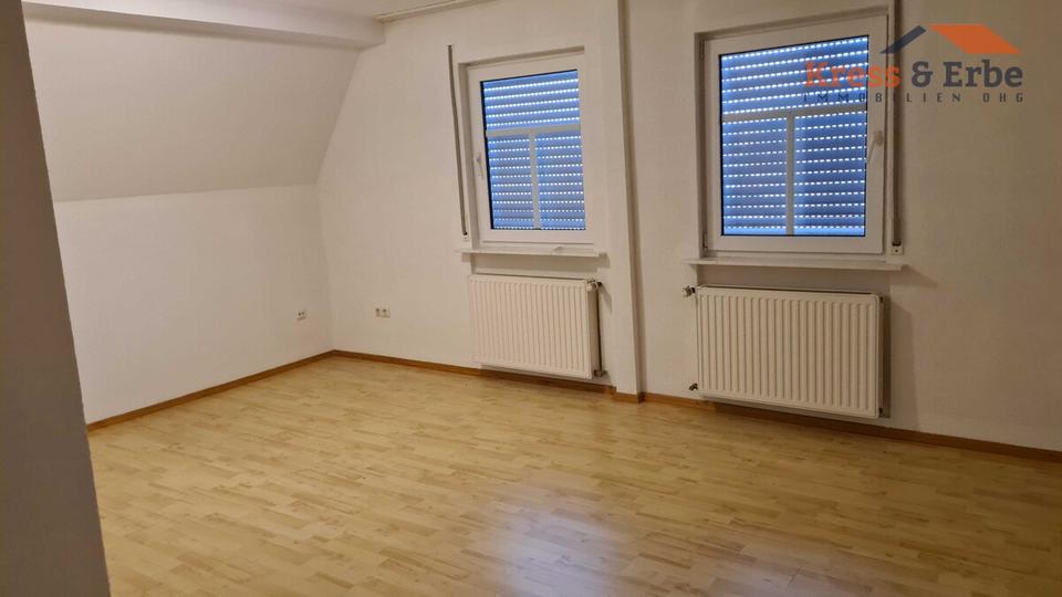Einfamilienhaus Steinau an der Straße - 7 Zimmer, 176 m&sup2;, 1.190&euro; | Angebot:23726893