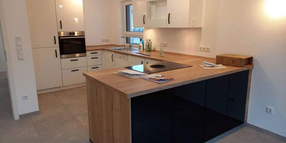 Schöne Doppelhaushälfte 5 zimmer