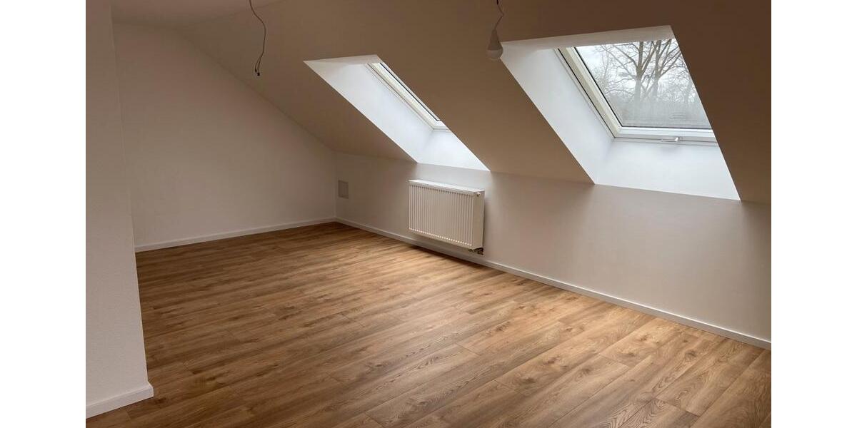 Doppelhaushälfte Buckenhof - 5 Zimmer, 170 m&sup2;, 2.465&euro; | Angebot:26048193