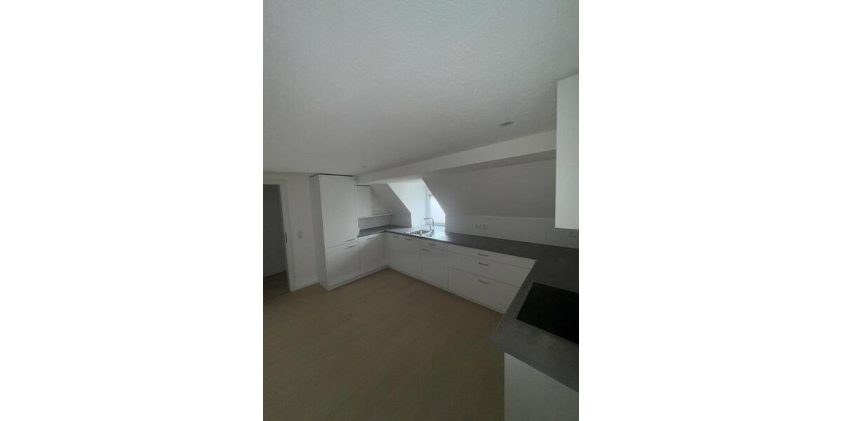 Etagenwohnung Gingen an der Fils - 3 Zimmer, 100 m&sup2;, 1.300&euro; | Angebot:25051494