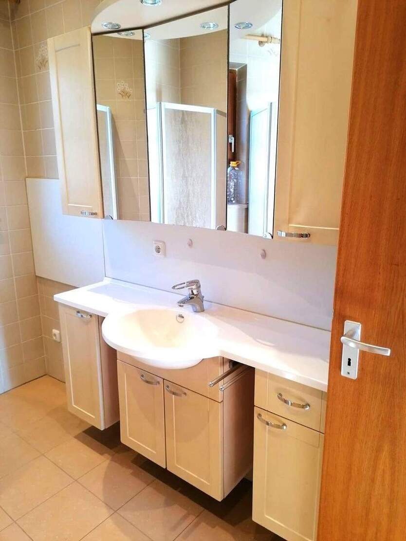 Sonnige Wohnung im 01. OG mit Kachelofen - 2 Zimmer- im OT Solla 2 zimmer