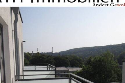 2 Zimmer Whg. Eignet sich für eine Einzelperson! Balkon, EBK, Parkett + Fußbodenheizung.