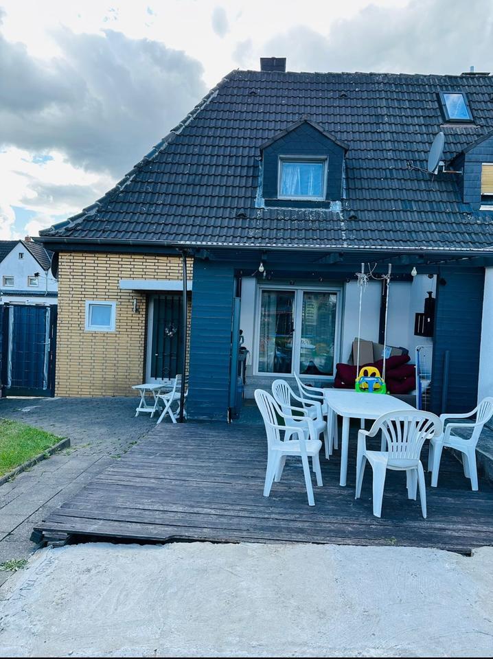 Charmante Doppelhaushälfte mit großem Garten der Janssenstrasse