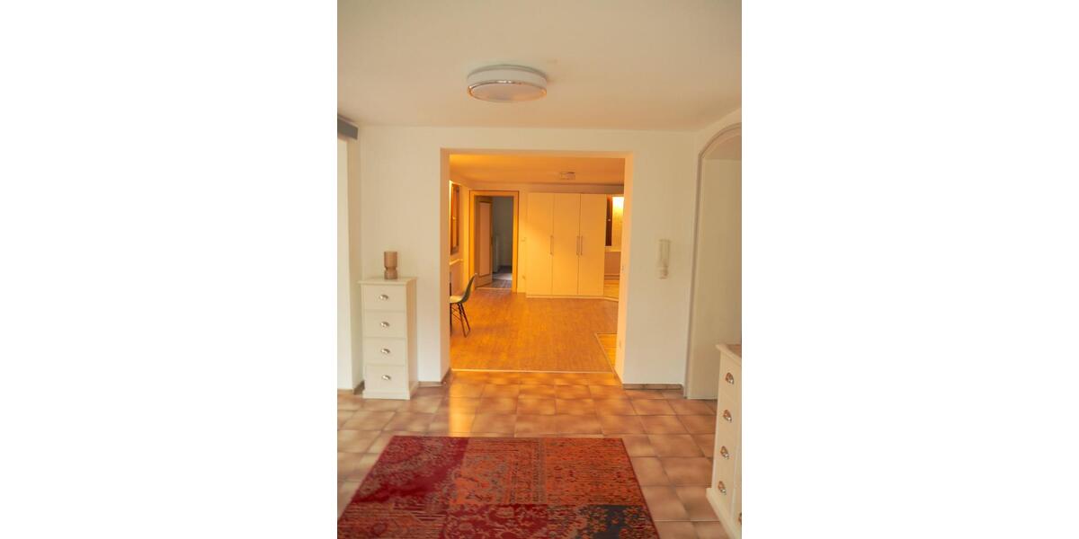 Etagenwohnung Kronberg im Taunus - 4 Zimmer, 153 m&sup2;, 2.450&euro; | Angebot:25027337