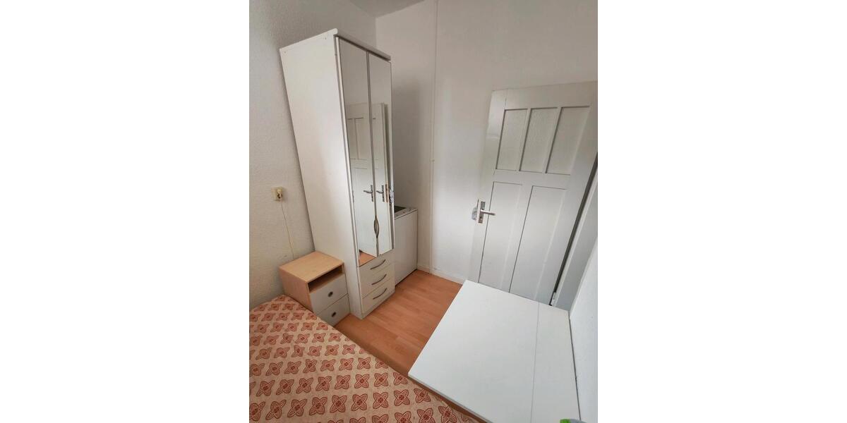 Wohnen auf Zeit Frankfurt am Main Bockenheim - 1 Zimmer, 12 m&sup2;, 300&euro; | Angebot:25511651