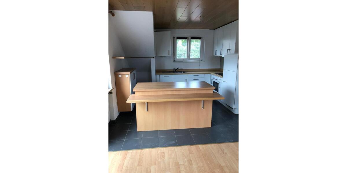 Dachgeschoßwohnung Weil am Rhein - 3.5 Zimmer, 85 m&sup2;, 1.300&euro; | Angebot:26464137