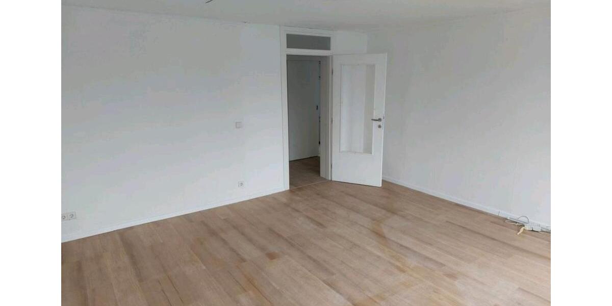 Etagenwohnung Backnang - 3 Zimmer, 75 m&sup2;, 1.100&euro; | Angebot:26288253