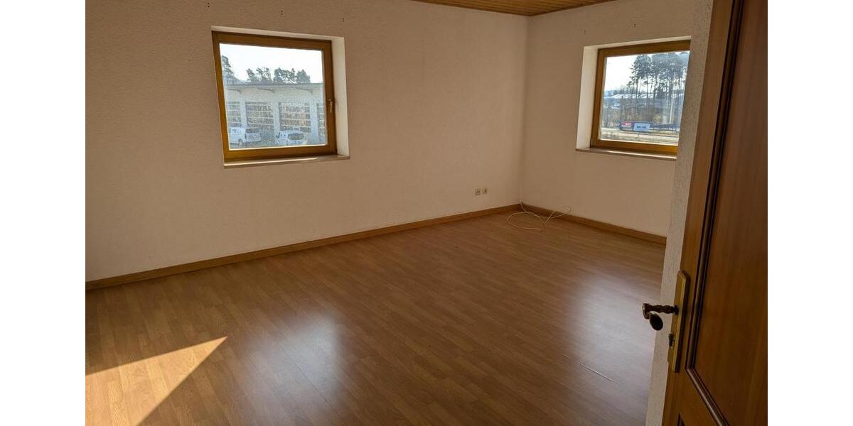 Etagenwohnung Amberg - 4 Zimmer, 140 m&sup2;, 1.140&euro; | Angebot:25435875
