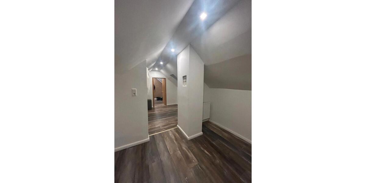 Helle 4-Zimmer-Wohnung auf 3 Etagen - ca. 80m², eigener Eingang 4 zimmer