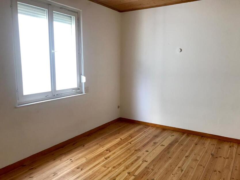 Schönes WG Zimmer in Stuttgart Ost - Jobcenter Willkommen!