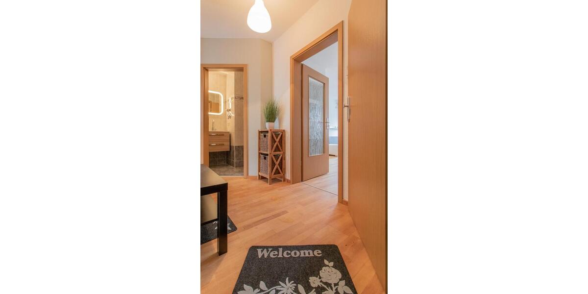 ab sofort, Sonderpreis: sehr schöne, voll möblierte 2-Zi DG-Whg, Luxus- EBK, Balkon 2 zimmer