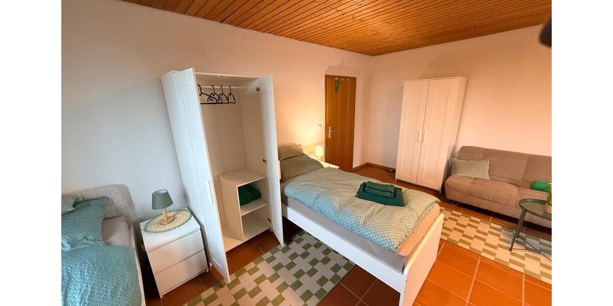 Wohnen auf Zeit Bornheim - 2 Zimmer, 160 m&sup2;, 70&euro; | Angebot:25230013