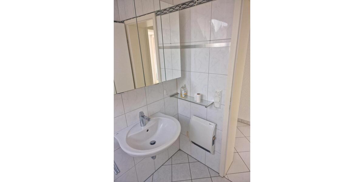 Dachgeschoßwohnung Wölfersheim - 1 Zimmer, 65 m&sup2;, 700&euro; | Angebot:25475951