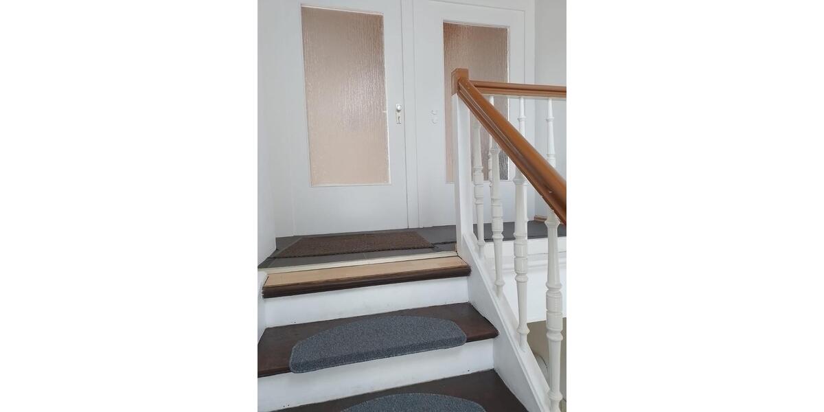 Dachgeschoßwohnung Zweibrücken - 6 Zimmer, 130 m&sup2;, 800&euro; | Angebot:26052060