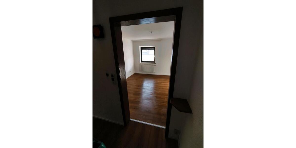 Etagenwohnung Traunstein - 5 Zimmer, 92 m&sup2;, 1.160&euro; | Angebot:24978593