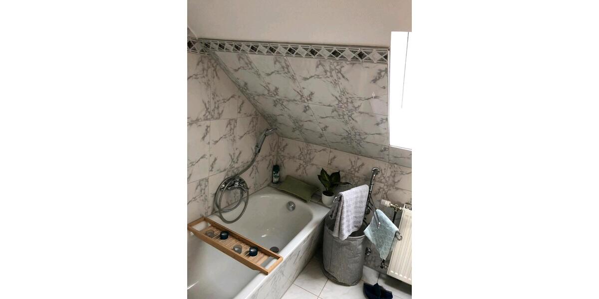 Dachgeschoßwohnung Wolfsburg Ehmen - 4 Zimmer, 74 m&sup2;, 890&euro; | Angebot:23782709