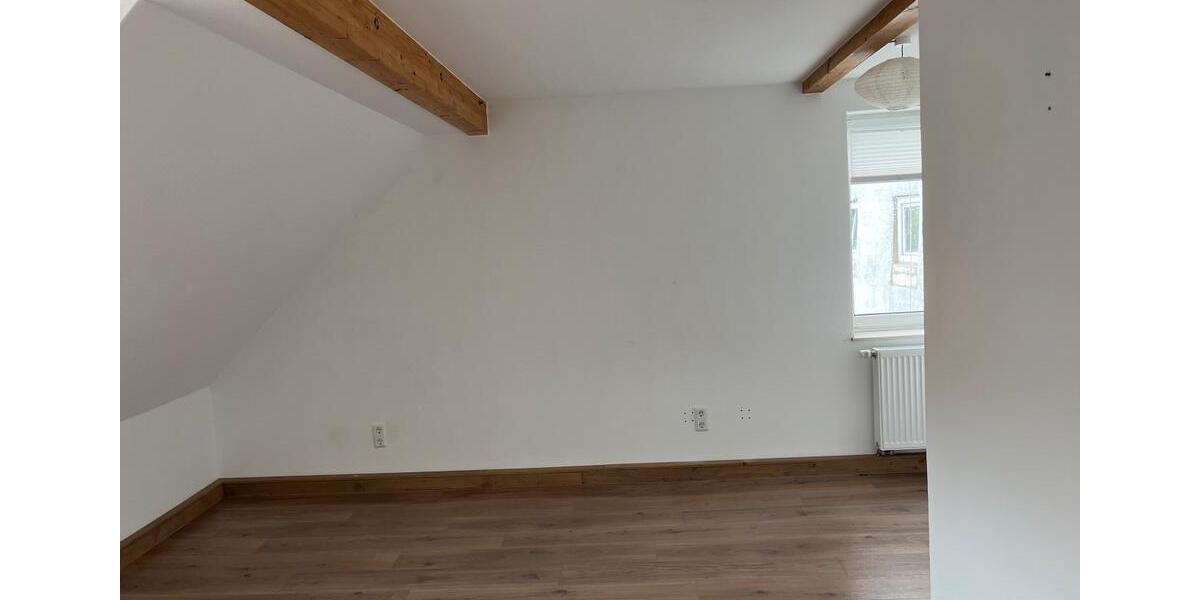 Dachgeschoßwohnung Modautal - 4 Zimmer, 96 m&sup2;, 960&euro; | Angebot:24849511