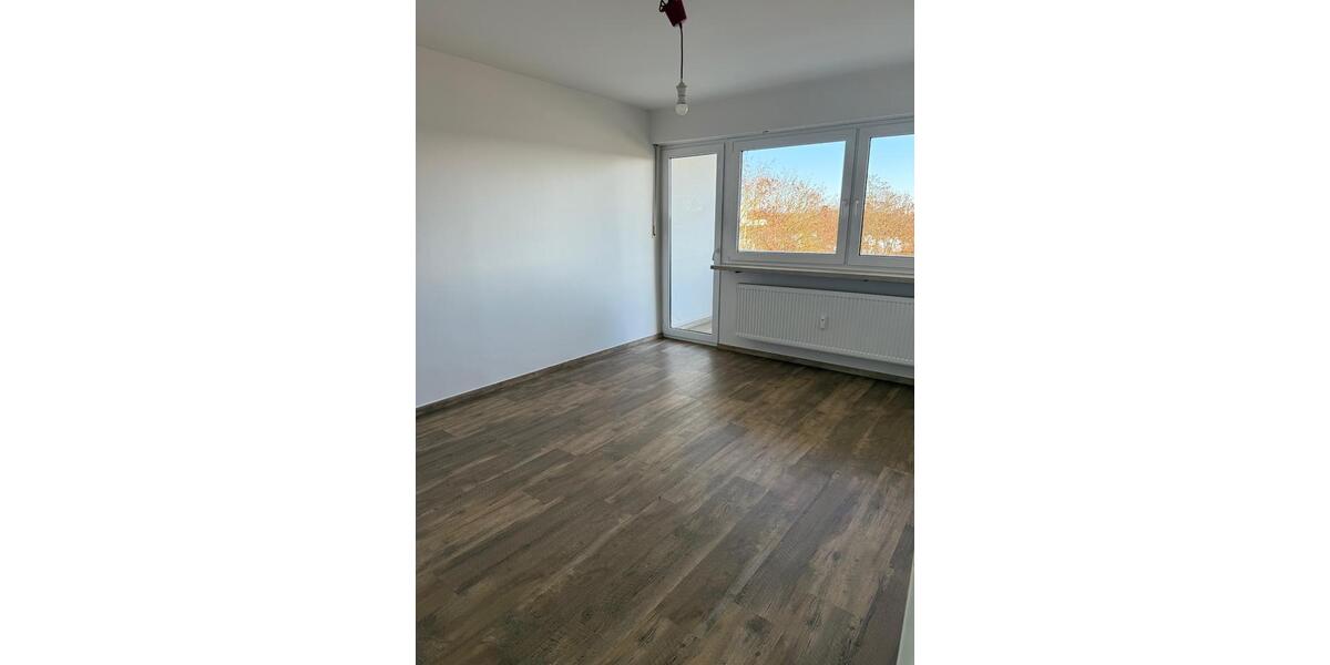 Etagenwohnung Neutraubling - 3 Zimmer, 72 m&sup2;, 1.100&euro; | Angebot:25235093