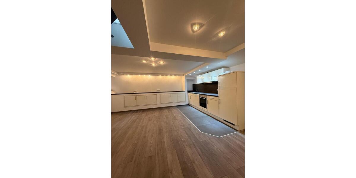 Modernisierte WG-geeignete Maisonettewohnung in der Darmstädter Innenstadt 2 zimmer